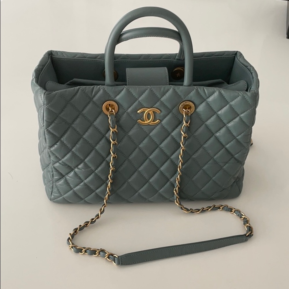 CHANEL shopping tote
